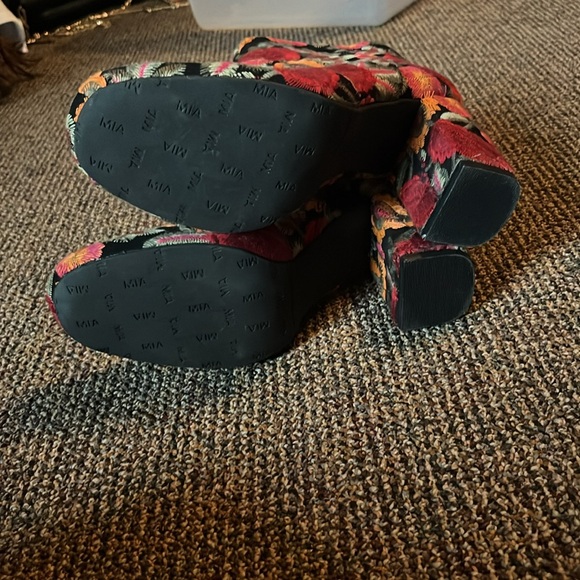 Floral ankle boots - Picture 4 of 5